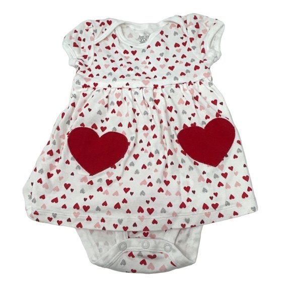 Baby Girl's Dress w/ Heart Design, Matching Shirt, & Sweatsuit - Size 6 Month - Picture 2 of 11